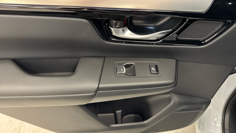 Honda CR-V 2.0 ePHEV Advance Tech 5dr eCVT Estate - Image 22