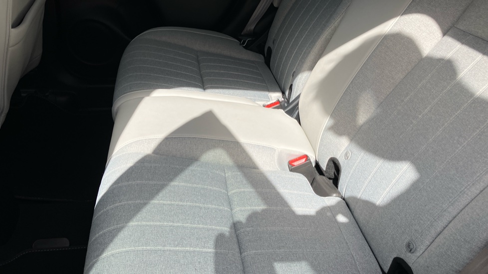 Honda Jazz 1.5 i-MMD Hybrid EX 5dr eCVT Hybrid Hatchback - Image 8