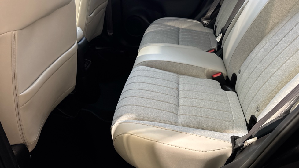 Honda Jazz 1.5 i-MMD Hybrid EX 5dr eCVT Hybrid Hatchback - Image 30