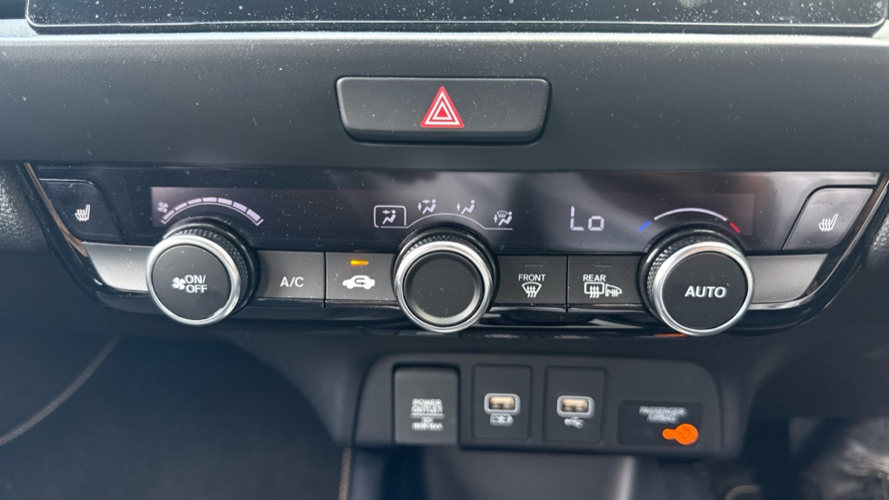 Honda Jazz 1.5 i-MMD Hybrid Crosstar Advance 5dr eCVT Hybrid Hatchback - Image 16