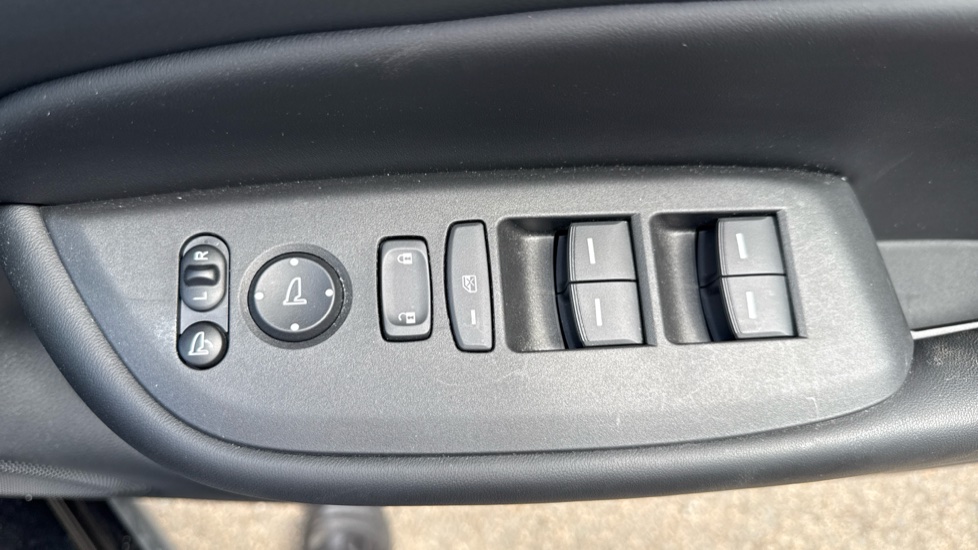 Honda Jazz 1.5 i-MMD Hybrid Crosstar Advance 5dr eCVT Hybrid Hatchback - Image 20
