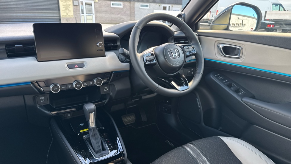 Honda HR-V 1.5 eHEV Advance Style Plus 5dr CVT Hybrid Hatchback - Image 2