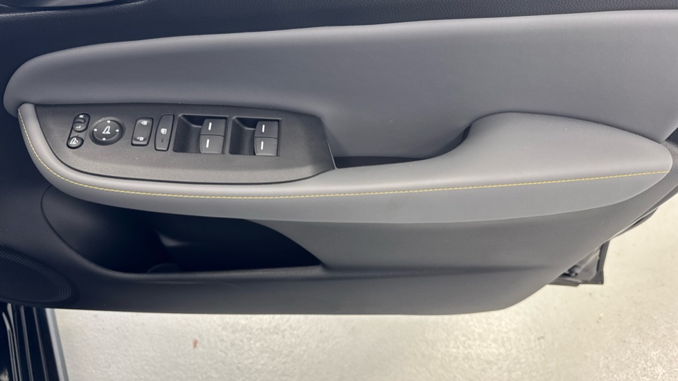Honda Jazz 1.5 i-MMD Hybrid Advance Sport 5dr eCVT Hybrid Hatchback - Image 22