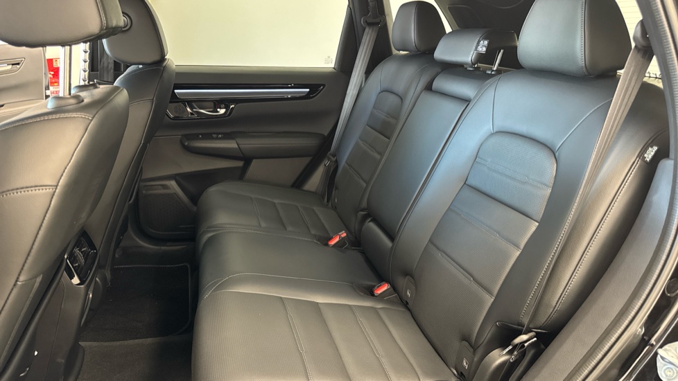 Honda CR-V 2.0 ePHEV Advance Tech 5dr eCVT Estate - Image 8