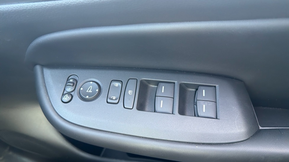 Honda Jazz 1.5 i-MMD Hybrid Crosstar Advance 5dr eCVT Hybrid Hatchback - Image 18