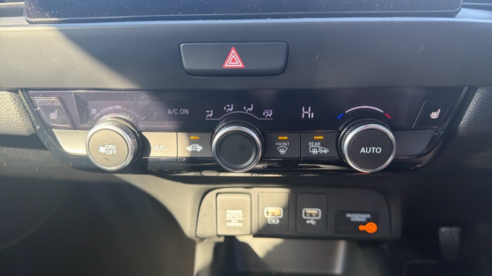 Honda Jazz 1.5 i-MMD Hybrid Crosstar Advance 5dr eCVT Hybrid Hatchback - Image 24