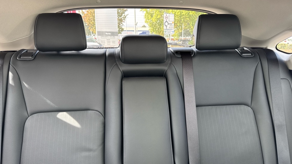 Honda Civic 2.0 eHEV Advance 5dr CVT Hybrid Hatchback - Image 8