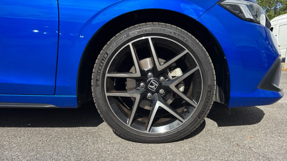 Honda Civic 2.0 eHEV Advance 5dr CVT Hybrid Hatchback - Image 9