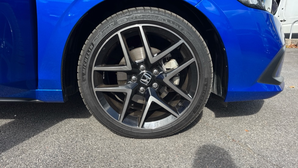 Honda Civic 2.0 eHEV Advance 5dr CVT Hybrid Hatchback - Image 35