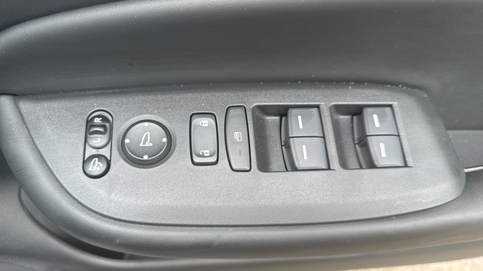Honda Jazz 1.5 i-MMD Hybrid Advance 5dr eCVT Hybrid Hatchback - Image 19