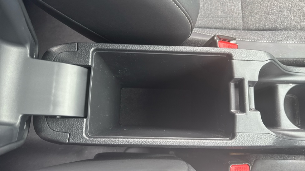 Honda Jazz 1.5 i-MMD Hybrid Advance 5dr eCVT Hybrid Hatchback - Image 24