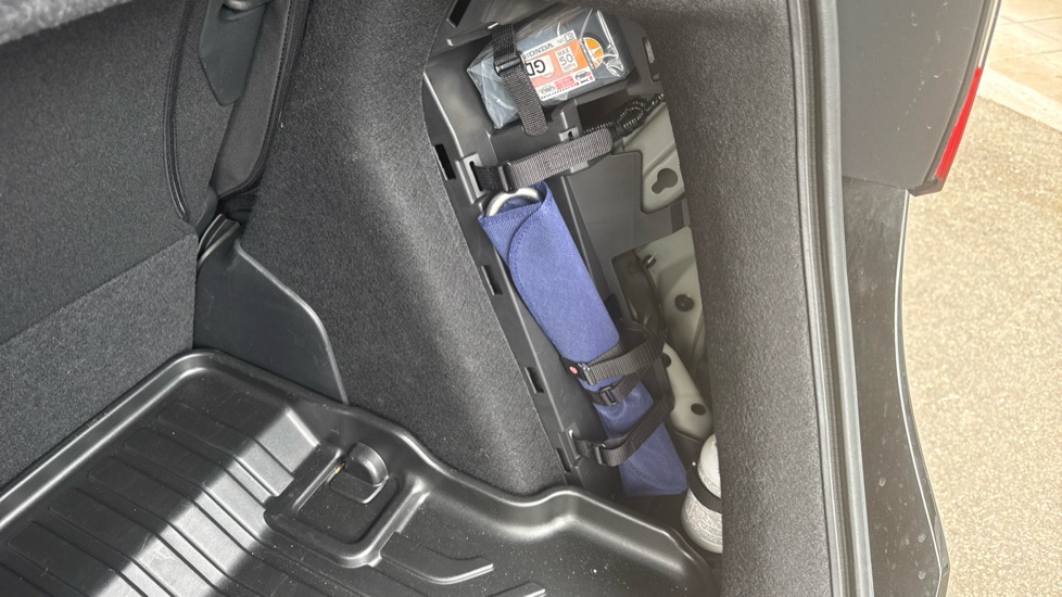 Honda Jazz 1.5 i-MMD Hybrid Advance 5dr eCVT Hybrid Hatchback - Image 32