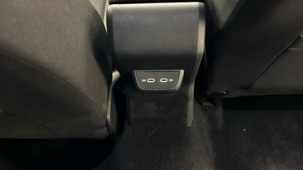 Volkswagen Taigo 1.0 TSI Life 5dr Petrol Hatchback - Image 25