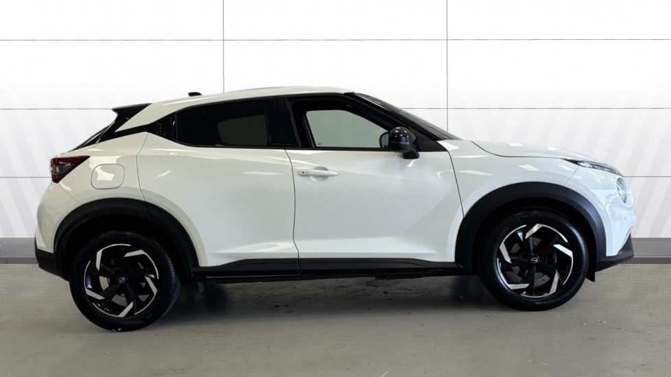 Nissan Juke 1.0 DiG-T 114 N-Connecta 5dr Petrol Hatchback - Image 5