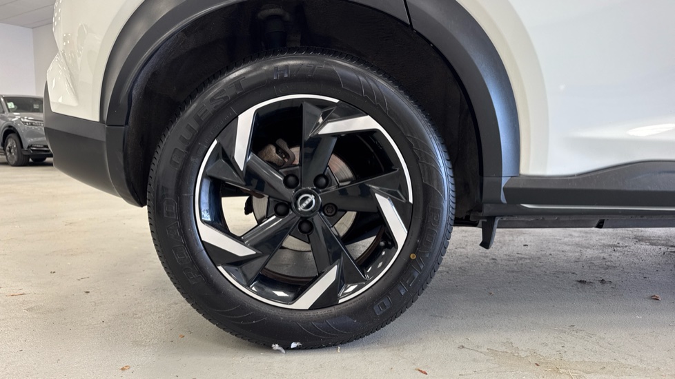 Nissan Juke 1.0 DiG-T 114 N-Connecta 5dr Petrol Hatchback - Image 7