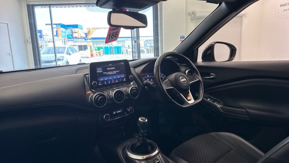 Nissan Juke 1.0 DiG-T 114 N-Connecta 5dr Petrol Hatchback - Image 9