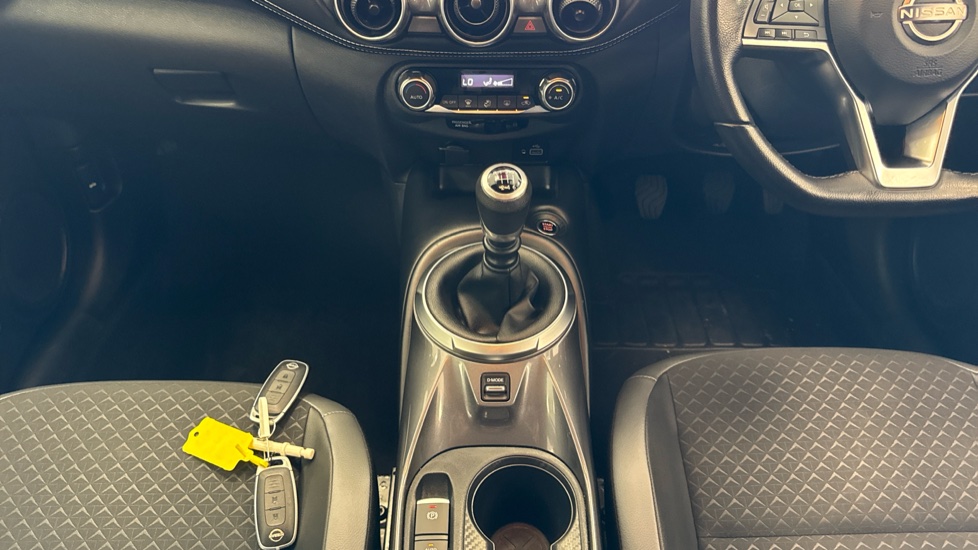 Nissan Juke 1.0 DiG-T 114 N-Connecta 5dr Petrol Hatchback - Image 13