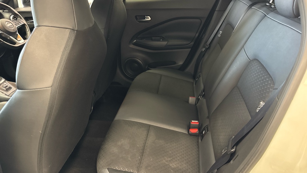 Nissan Juke 1.0 DiG-T 114 N-Connecta 5dr Petrol Hatchback - Image 16