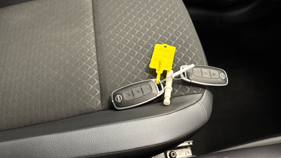 Nissan Juke 1.0 DiG-T 114 N-Connecta 5dr Petrol Hatchback - Image 19