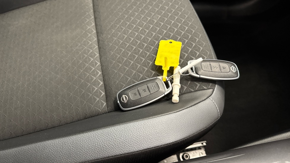 Nissan Juke 1.0 DiG-T 114 N-Connecta 5dr Petrol Hatchback - Image 20