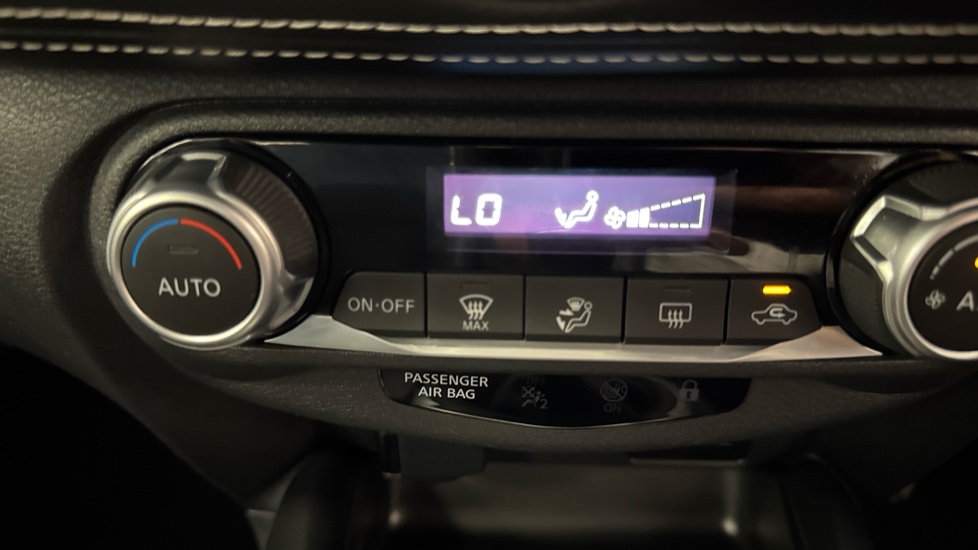 Nissan Juke 1.0 DiG-T 114 N-Connecta 5dr Petrol Hatchback - Image 23