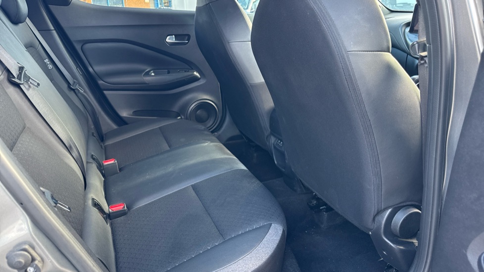 Nissan Juke 1.0 DiG-T N-Connecta 5dr DCT Petrol Hatchback - Image 16