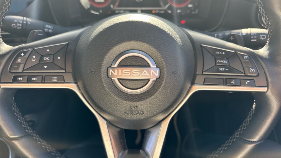 Nissan Juke 1.0 DiG-T N-Connecta 5dr DCT Petrol Hatchback - Image 29