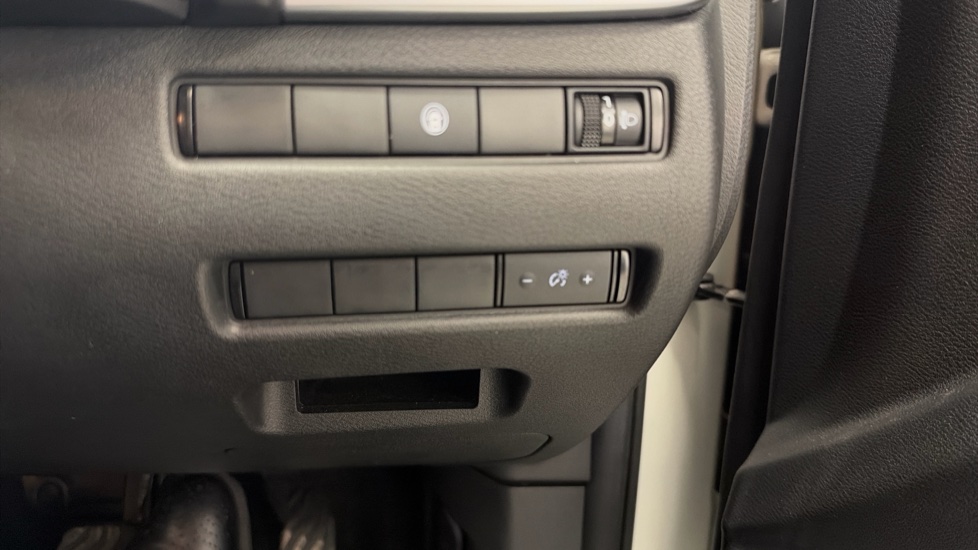 Nissan X-Trail 1.5 E-Power 204 Acenta Premium 5dr Xtronic Hybrid Station Wagon - Image 29