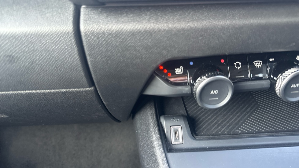Citroen C4 1.2 PureTech [130] Max 5dr Petrol Hatchback - Image 35