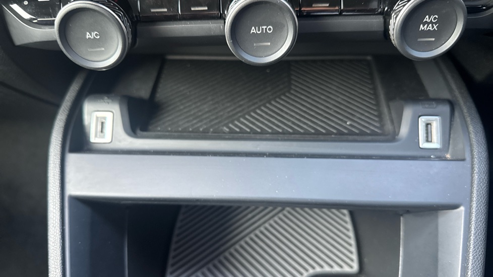 Citroen C4 1.2 PureTech [130] Max 5dr Petrol Hatchback - Image 37