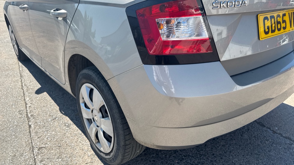 Skoda Fabia 1.2 TSI S 5dr DSG Petrol Hatchback - Image 29