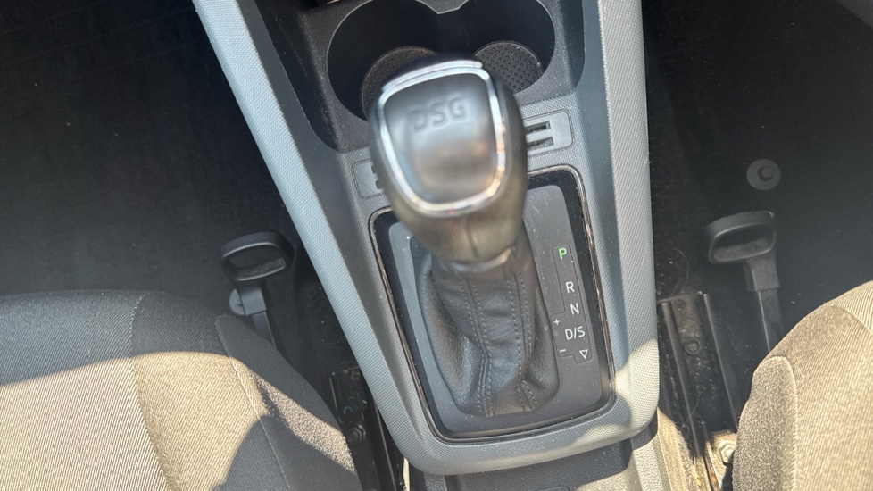 Skoda Fabia 1.2 TSI S 5dr DSG Petrol Hatchback - Image 35