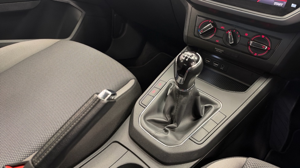 SEAT Ibiza 1.0 SE Technology [EZ] 5dr Petrol Hatchback - Image 13