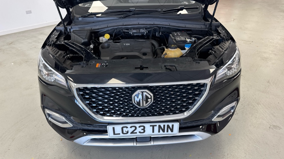 MG HS 1.5 T-GDI Excite 5dr DCT Petrol Hatchback - Image 8