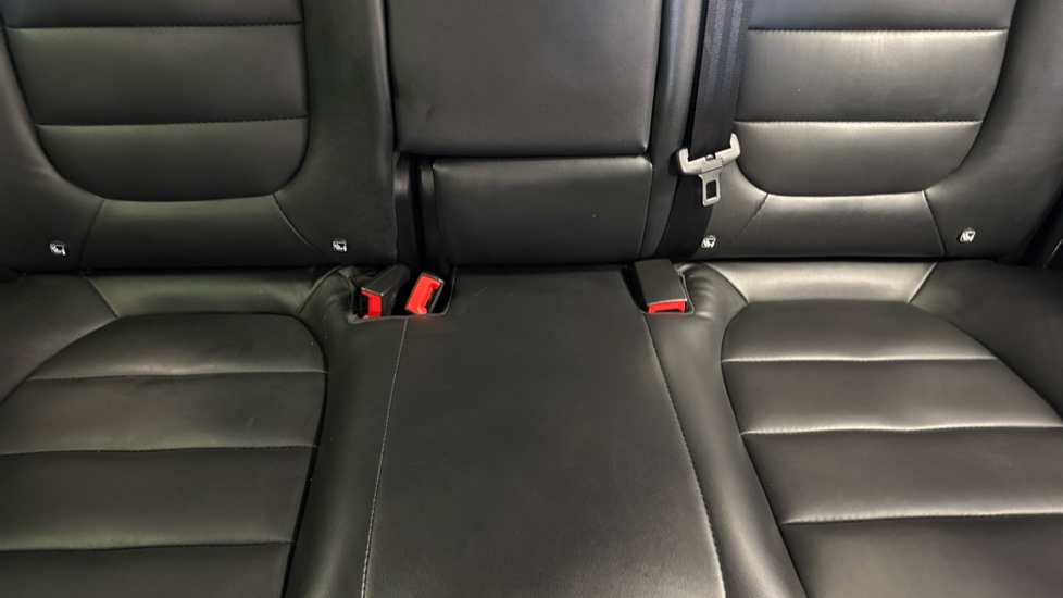 MG HS 1.5 T-GDI Excite 5dr DCT Petrol Hatchback - Image 17