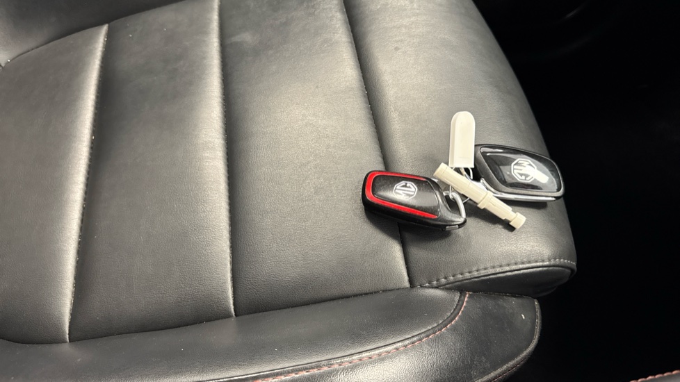 MG HS 1.5 T-GDI Excite 5dr DCT Petrol Hatchback - Image 19