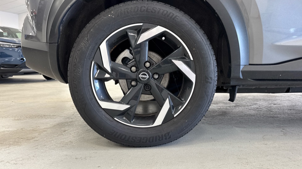 Nissan Juke 1.6 Hybrid N-Connecta 5dr Auto Hybrid Hatchback - Image 7