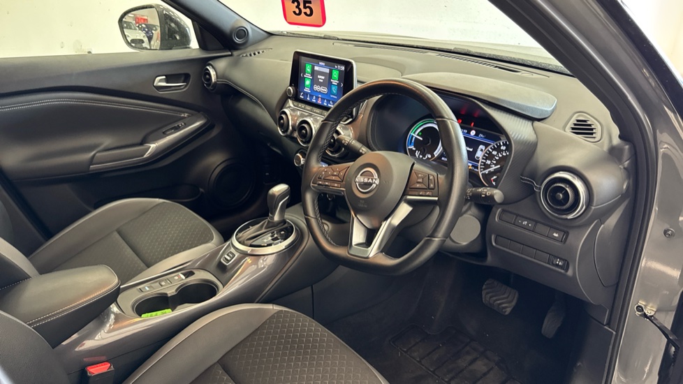 Nissan Juke 1.6 Hybrid N-Connecta 5dr Auto Hybrid Hatchback - Image 11