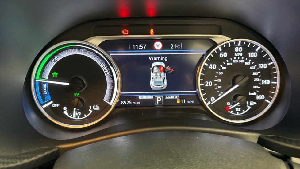 Nissan Juke 1.6 Hybrid N-Connecta 5dr Auto Hybrid Hatchback - Image 18