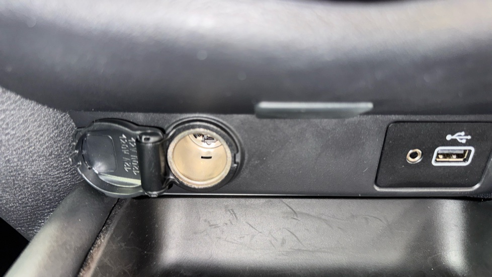 Nissan Juke 1.6 Hybrid N-Connecta 5dr Auto Hybrid Hatchback - Image 25