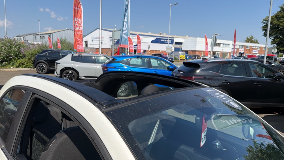 Fiat 500 1.0 Mild Hybrid 2dr Petrol Convertible - Image 22