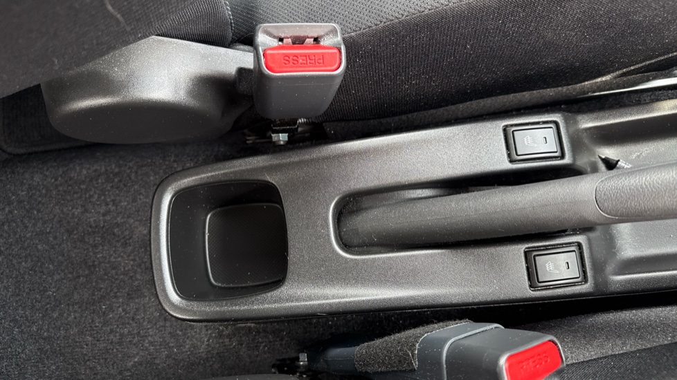 Suzuki Swift 1.2 Mild Hybrid Ultra ALLGRIP 5dr Petrol Hatchback - Image 22