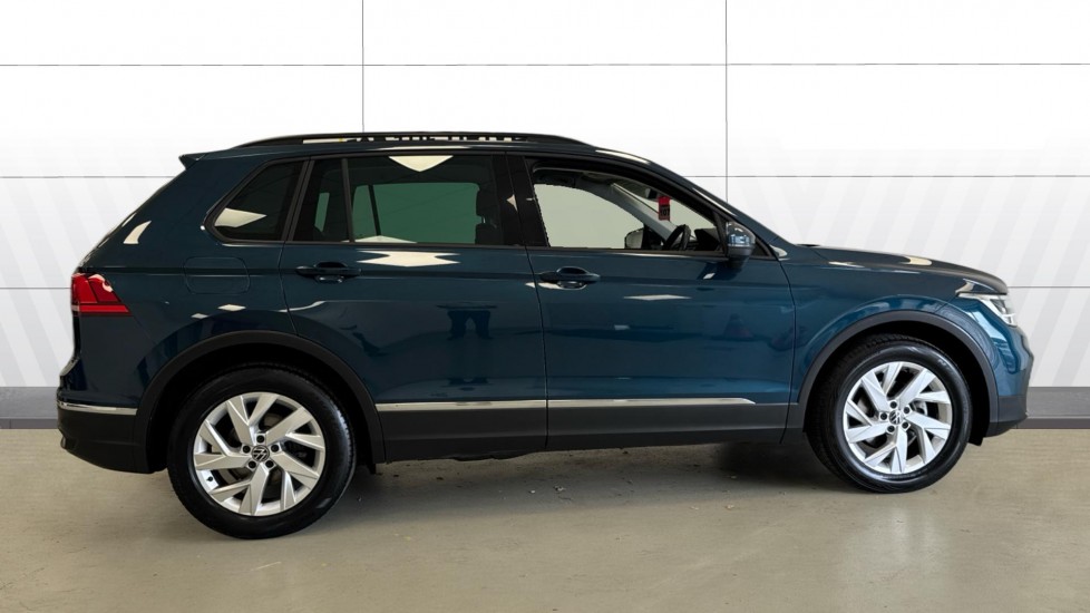 Volkswagen Tiguan 2.0 TDI Life 5dr Diesel Estate - Image 5