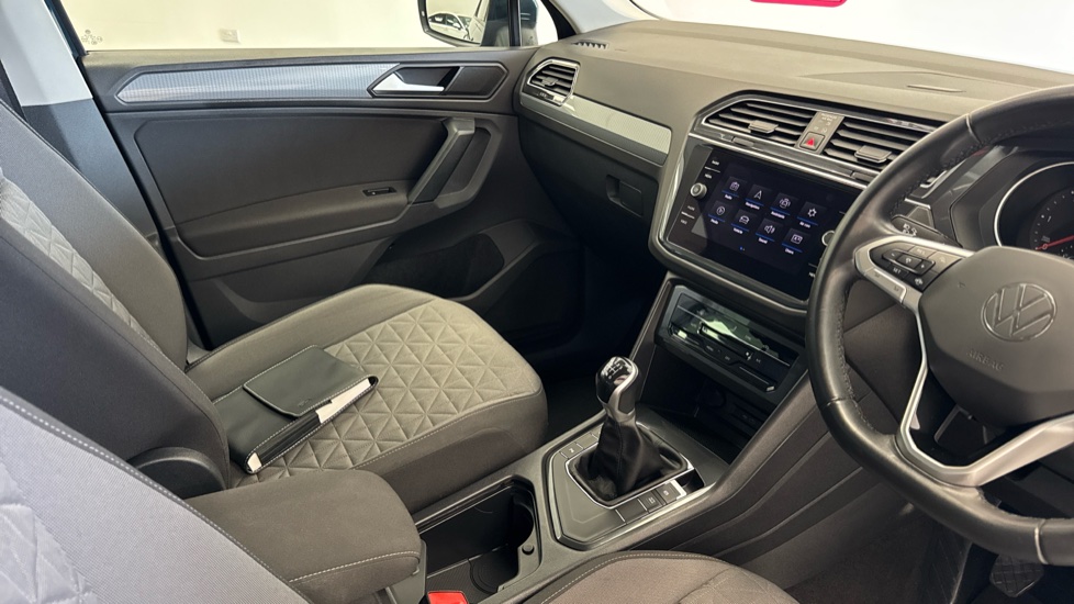 Volkswagen Tiguan 2.0 TDI Life 5dr Diesel Estate - Image 11