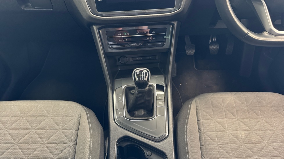 Volkswagen Tiguan 2.0 TDI Life 5dr Diesel Estate - Image 13