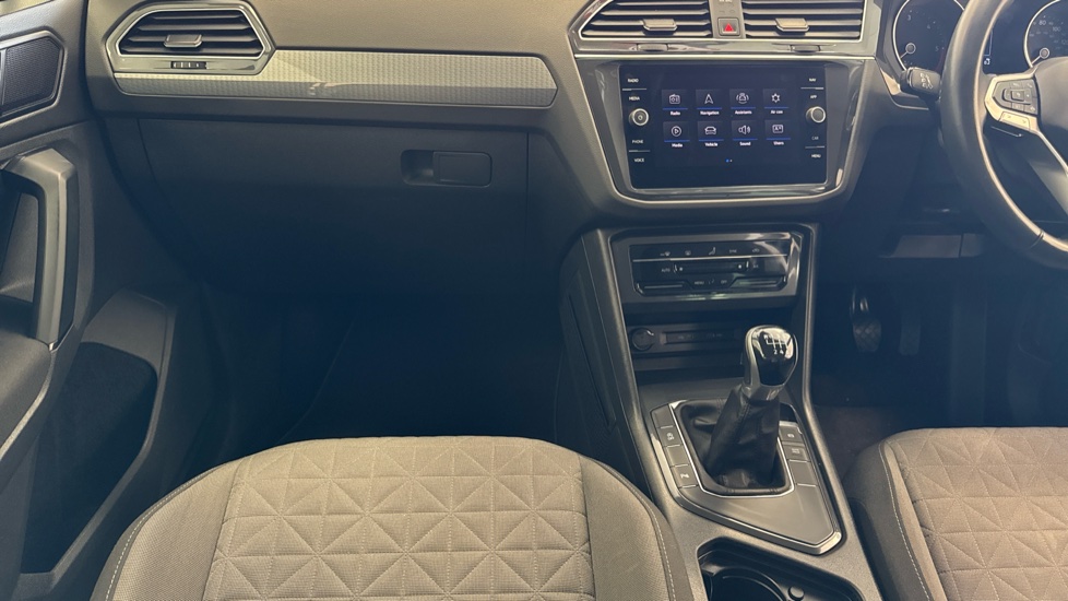 Volkswagen Tiguan 2.0 TDI Life 5dr Diesel Estate - Image 14