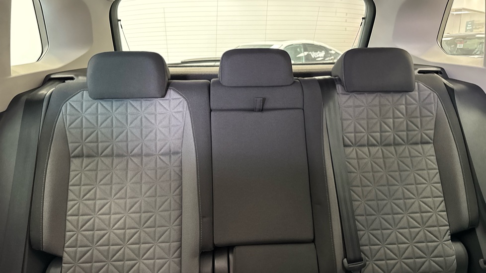 Volkswagen Tiguan 2.0 TDI Life 5dr Diesel Estate - Image 15