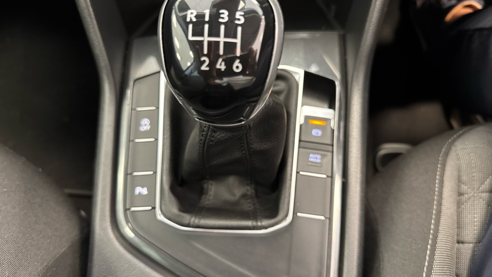 Volkswagen Tiguan 2.0 TDI Life 5dr Diesel Estate - Image 23