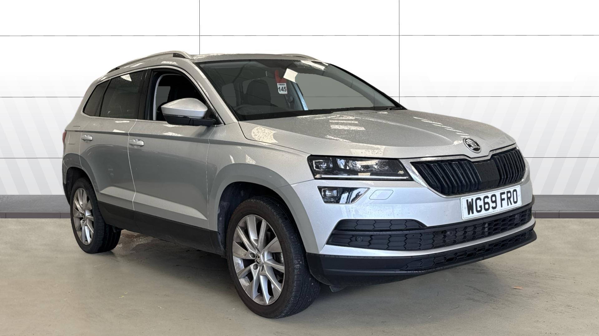 Skoda Karoq listing photo