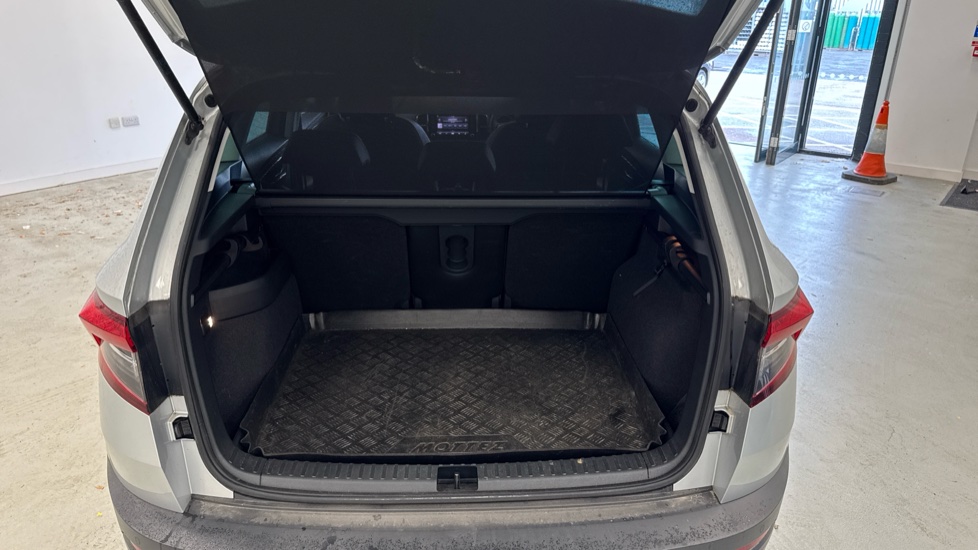 Skoda Karoq 1.5 TSI SE L 5dr Petrol Estate - Image 4